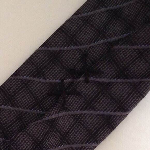 Kenneth Cole New York Necktie Dark Gray 100% Silk Tie Men's Accessories - Picture 5 of 5